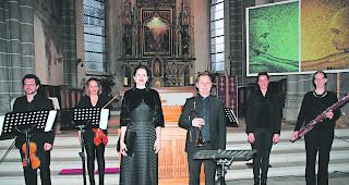 Das Ensemble &laquo;6&agrave;rock&raquo;. Von links: Didier Furrer und Fabienne Imoberdorf (Violinen), Sopran Franziska Andrea Heinzen, Tobias Salzgeber (Fl&uuml;gelhorn), Sarah Brunner (Orgel), Natalie Holzer (Fagott). 