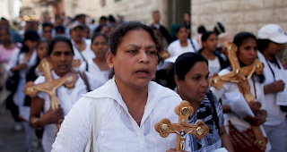 Christen aus aller Welt nehmen an der Karfreitags-Prozession in Jerusalem teil. (Archiv)