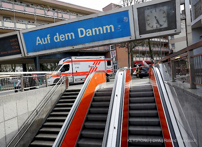 21 Leichtverletzte wurden laut Feuerwehr vor Ort von Einsatzkräften versorgt.