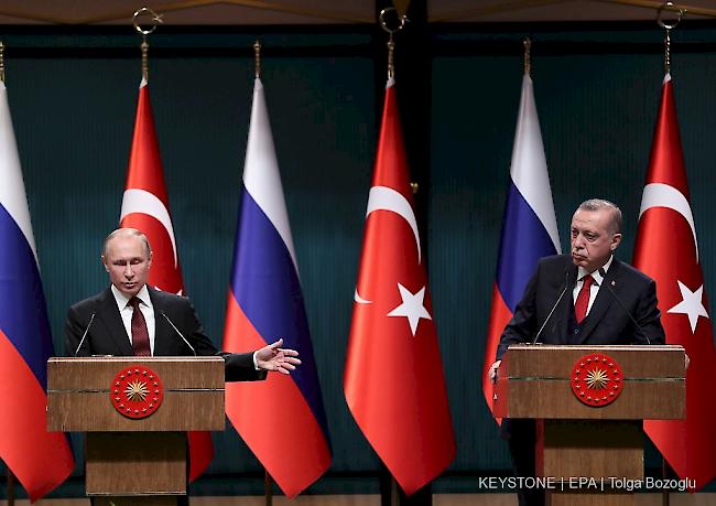 Im Anschluss an die Eröffnung der Baustelle zogen sich Putin und Erdogan zu Gesprächen mit einem Schwerpunkt auf dem Konflikt in Syrien zurück.