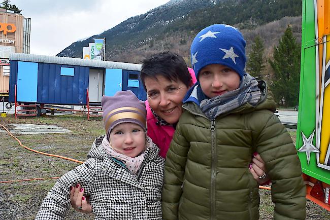 Emanuelle (3), Margot (58) und Nicolas (5) Hutter aus Lalden.