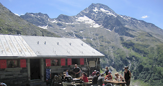 P&auml;chterwechsel. Die neue P&auml;chterin der Bortelh&uuml;tte heisst ab diesem Sommer Irmi Chastonay. Sie &uuml;bernimmt die Nachfolge von Petra Meister und Ren&eacute; Zenklusen.