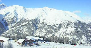 Schneesegen. Auch das Skigebiet Hannig in Gr&auml;chen hat noch eine satte Schneedecke. 