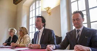 Die ehemalige Skirennfahrerin Chantal Bournissen, die Sittener Stadtr&auml;tin Nadine Pardo, Stadtpr&auml;sident Philippe Varone und Vizepr&auml;sident Christian Bitschnau informieren &uuml;ber &laquo;Sion 2026&raquo;. 