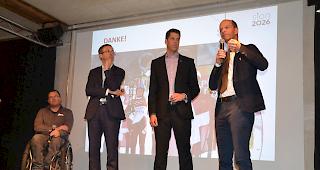 F&uuml;r ein Ja. Hans-J&ouml;rg Arnold, Pr&auml;sident Panathlon Club Oberwallis, Staatsrat Fr&eacute;d&eacute;ric Favre, Olympiadelegierter Ralf Kreuzer und St&auml;nderat Beat Rieder (v. l.) r&uuml;hrten am Montag die Werbetrommel f&uuml;r &laquo;Sion 2026&raquo;.