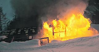 In Flammen aufgegangen. Das Bergrestaurant Stafelalp wurde ein Opfer der Flammen. 