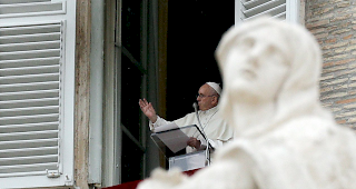 Appell. Nach den Luftanschl&auml;gen auf mehrere Ziele in Syrien forderte Papst Franziskus die politischen Verantwortungstr&auml;ger in der Welt auf, sich f&uuml;r Gerechtigkeit und Frieden einzusetzen.