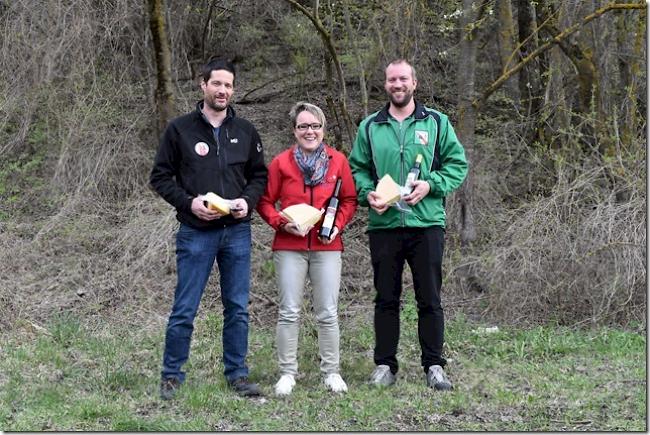 Feld D: Einzel- Siegerin Manuela Weissbrodt vor Sven Furrer (r.) und Klaus Wyer (l.)