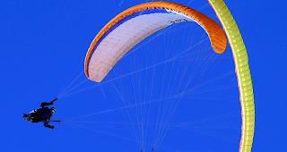 Zwei Flugunf&auml;lle innerhalb weniger Minuten. Beide Flugsch&uuml;ler zogen sich dabei Verletzungen zu. 