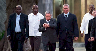 F&uuml;hrungswechsel. Noch im April tritt Ra&uacute;l Castro (mitte) als kubanischer Pr&auml;sident ab. Seinen Nachfolger bestimmt das Parlament in der Hauptstadt Havanna.