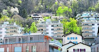 Einschneidend. Die &Uuml;berbauung soll am Waldrand, oberhalb des Bristol-Kreisels, gebaut werden. 