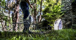 Gartenarbeiten ohne Verletzungen: laut bfu k&ouml;nnen Gefahrenquellen einfach entsch&auml;rft werden. 