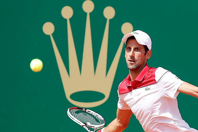 Kommt nicht auf Touren. Für Novak Djokovic ist das ATP-1000-Turnier in Monte Carlo in den Achtelfinals zu Ende gegangen. Der Serbe unterlag Dominic Thiem 7:6, 2:6 und 3:6.