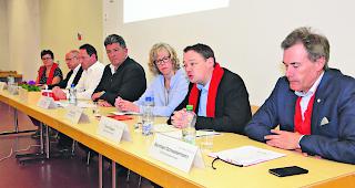 Olympia-Bef&uuml;rworter. Die Vorstandsmitglieder Christine Clausen (links), Niklaus Furger, Christian Grichting, Gilbert Loretan, Romy Biner, Franz Ruppen und Bernhard Schwestermann.  