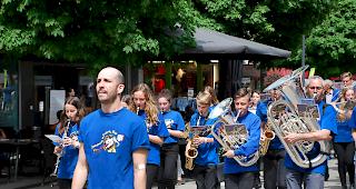Die gastgebende Jugendmusik Vispe beim Einmarsch