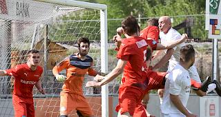 Vor allem in der ersten Halbzeit brannte es vor Rarons Torh&uuml;ter Ramon Ruffiner mehrmals.
