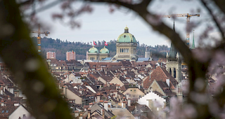 Drohungen. Das Fedpol erhielt im vergangenen Jahr 726 Meldungen von Politikern, Richtern und Bundesangestellten wegen Drohungen. Bei jeder zehnten Meldung handelte es sich demnach um eine &laquo;ernsthafte Bedrohung&raquo;.