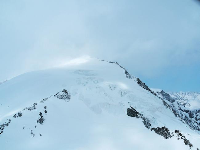 Vom Wetter überrascht. In der Region Pigne d’Arolla mussten am Montagmorgen mehrere Alpinisten geborgen werden.