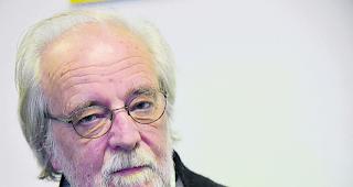 Mensch. In Marcel Eyers Texten steht der Mensch im Mittelpunkt.  