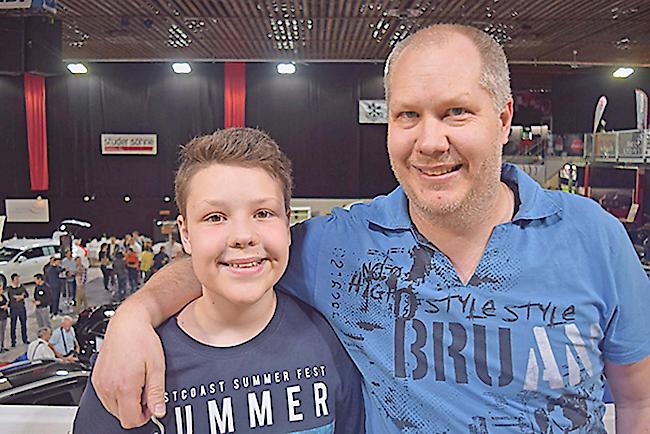 Claudio (12) und Thomas Bittel (42) Naters.