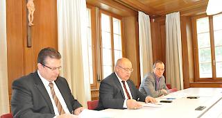 Finanzverwalter Aldo Karlen, Gemeindepr&auml;sident Niklaus Furger und Gemeindeschreiber Thomas Anthamatten haben die Visper Finanzen im Griff.