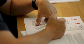 Sollten die Olympischen Spiele im Wallis stattfinden, so wird die Organisation der Spiele an einen Verein oder eine Aktiengesellschaft delegiert.