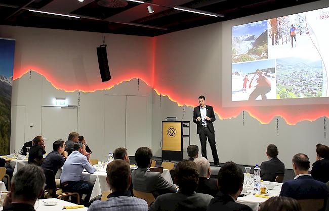 Olympia-Frühstück. Rund 70 Personen des Vereins Wirtschaftsforum Oberwallis folgten in der vergangenen Woche den Ausführungen von Staatsrat Frédéric Favre und dem Olympia-Delegierten Ralf Kreuzer (Bild) im World Nature Forum in Naters.