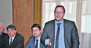 Verfechter. &laquo;Die CVPO stand und steht f&uuml;r die F&ouml;rderung der Bergbahnen&raquo;, sagte Philipp Matthias Bregy. Der Fraktionschef hatte gemeinsam mit dem jetzigen St&auml;nderat Beat Rieder die urspr&uuml;ngliche Idee ins Spiel gebracht. 