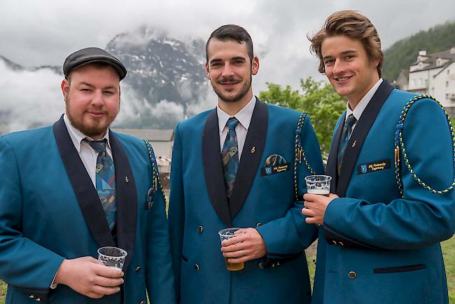 Andreas (24) und Sandro Hutter (23), Diego Anthamatten (19), Eggerberg.