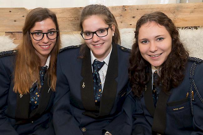 Melanie Gertschen (20), Naters, Fabienne Ott (20), Naters, Sybille Eyer (21), Bitsch.