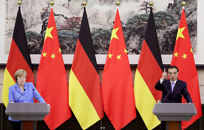 Kräfte bündeln. Chinas Ministerpräsident Li Keqiang und die deutsche Bundeskanzlerin Angela Merkel wollen die wirtschaftlichen Beziehungen beider Länder stärken.