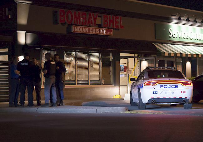 Am Donnerstagabend detonierte in einem Restaurant nahe Toronto eine Bombe. Die Polizei fahndet nun nach zwei männlichen Verdächtigen.