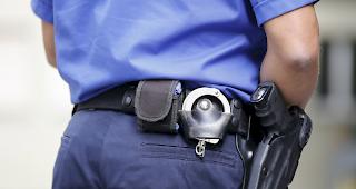 Die Polizeien beider Basel haben nach einer gewaltt&auml;tigen Auseinandersetzung vor einem Tanzlokal vier Tatverd&auml;chtige festgenommen.  