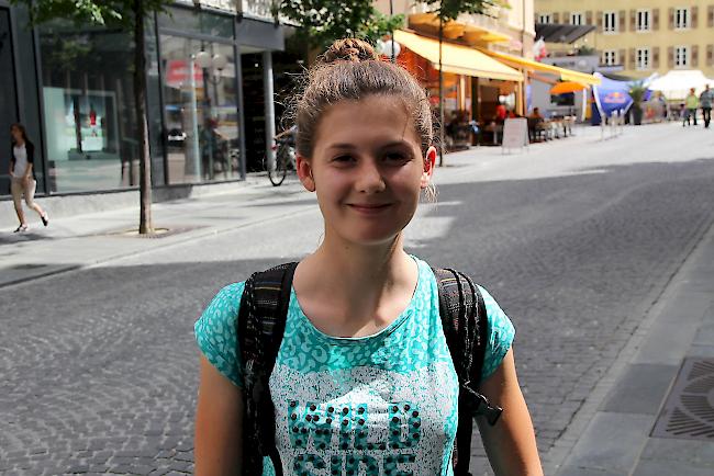 Louisa Tobler (17), Baltschieder: «Die Spiele kosten zu viel Geld.»