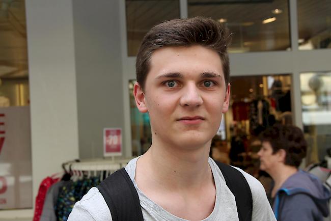 David Torrent (16), Naters: «Bezüglich Autobahn-Fertigstellung wären die Spiele eine tolle Sache.»