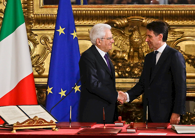 Ministerpräsident Giuseppe Conte (rechts) und Staatspräsident Sergio Mattarella