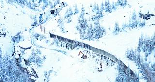 Abgeschottet. Die Blaulichtorganisationen haben im Worst Case (Bild vom Januar 2018) keinen Zugang zu Zermatt. 