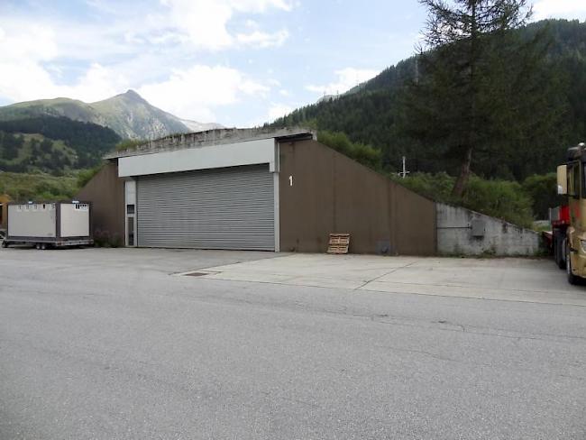 Am 15. Juni hat die Bevölkerung der Gemeinde Obergoms über den Entscheid von vier Hangars auf dem Flugplatz-Areal in Ulrichen zu entscheiden. 