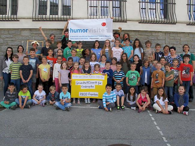 Mit viel Freude trainierten die Schulkinder der 1H bis 6H im Sportunterricht für den Spendenlauf Eyholz.
