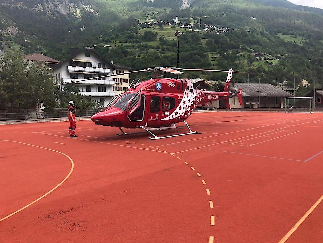 Bereit zur Besichtigung: Ein Rettungshubschrauber der Air Zermatt.