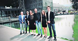 Vor dem KKL. Das Team vom &laquo;Bauatelier12&raquo;. 