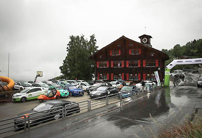 Die Teilnehmenden der WAVE Trophy machten am Dienstagabend Halt in Bürchen.