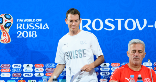 "Wir m&uuml;ssen das Gl&uuml;ck provozieren. Dies schafft man nicht, wenn man defensiv spielt. Ein Unentschieden ist immer nur ein halbes Resultat. Wir wollen das Maximum herausholen", sagte Petkovic.