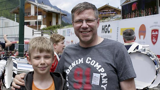 Ricardo (10) und Peter (50) Ritz aus Bürchen.