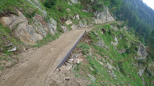 Viel Arbeit. Beim Weg ums Riederhorn mussten Stahlträger eingebaut werden.