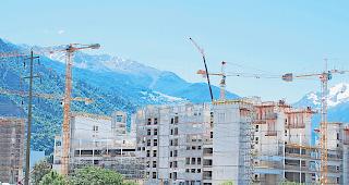 &laquo;Manhattan&raquo;. Die Grossbaustelle im Westen des Werkareals pr&auml;sentiert sich im Stile der New Yorker Wolkenkratzer.