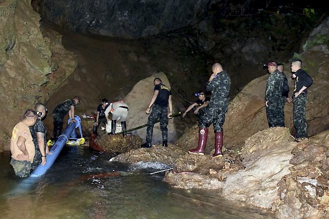 Aufwendig. Die Tham-Luang-Höhle ist rund 10 Kilometer lang. Die Suche nach den vermissten Jugendlichen dauerte neun Tage.. Foto