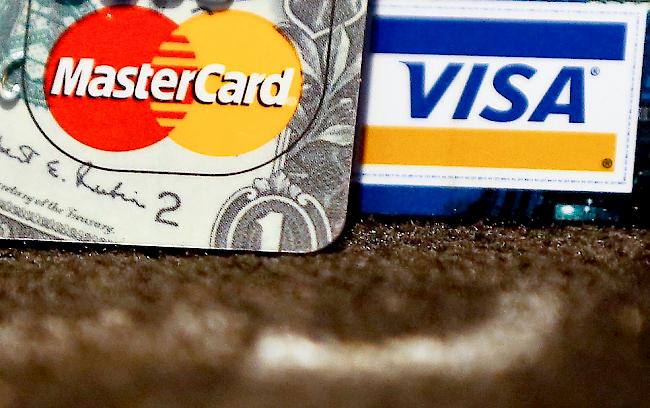 Bankbetrüger haben die Ersparnisse des wohl ältesten Mannes der USA geraubt.