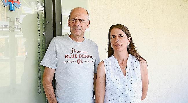 Diego Lareida und Annick Charbonnet von der Kantonalen Walliser  Rettungsorganisation (KWRO).