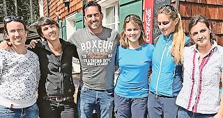 Bereit. Das Team der Britanniah&uuml;tte will auch 2018 die Nummer 1 der SAC-H&uuml;tten bleiben.Foto zvg